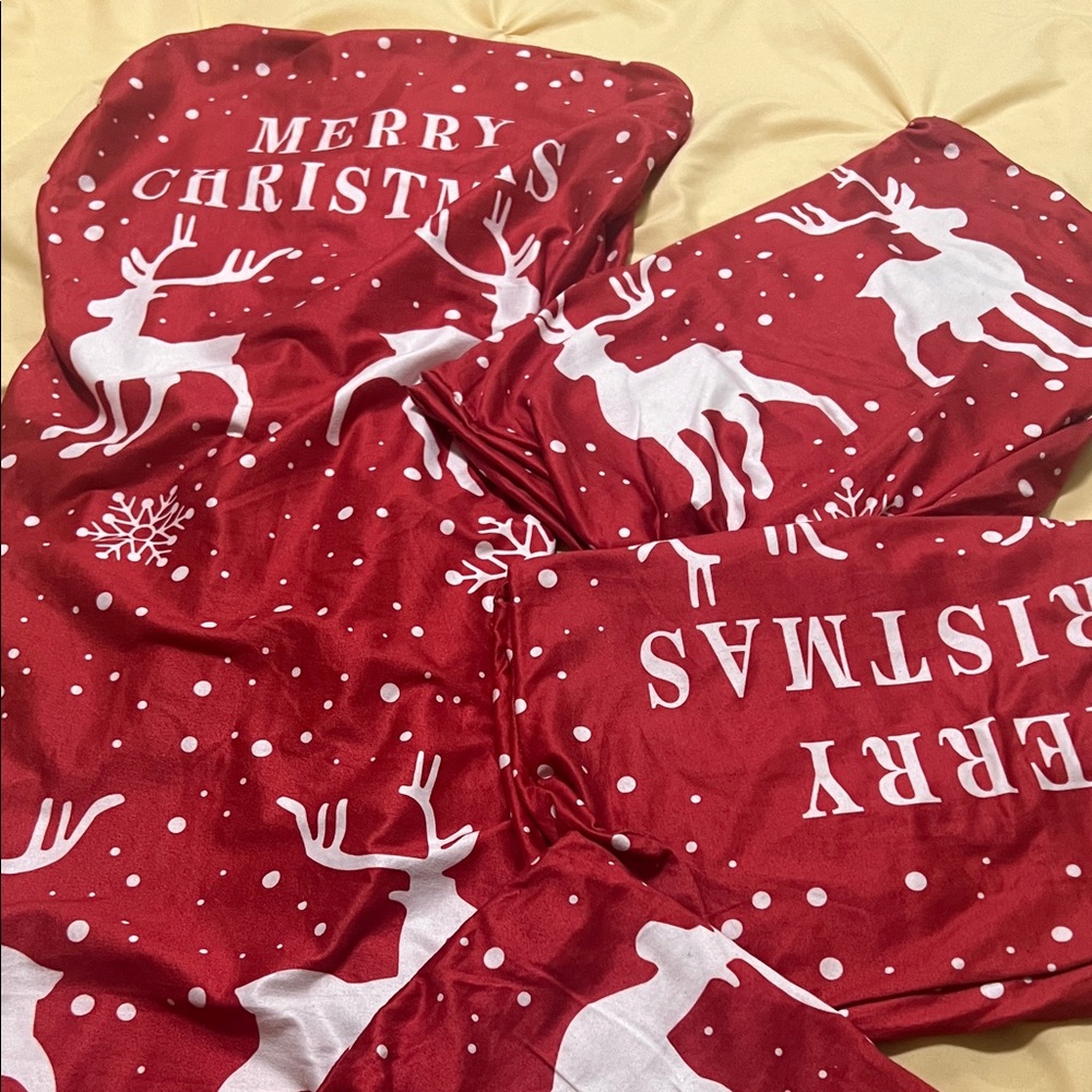 Red Merry Christmas Reindeer covers set of 4